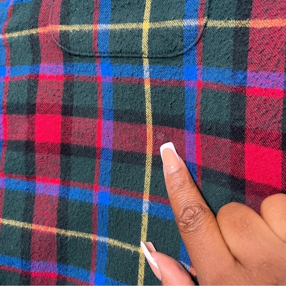 LL Bean Women's Scotch‎ Plaid Flannel Shirt Medium Green Red Relaxed Cabincore - Picture 2 of 9